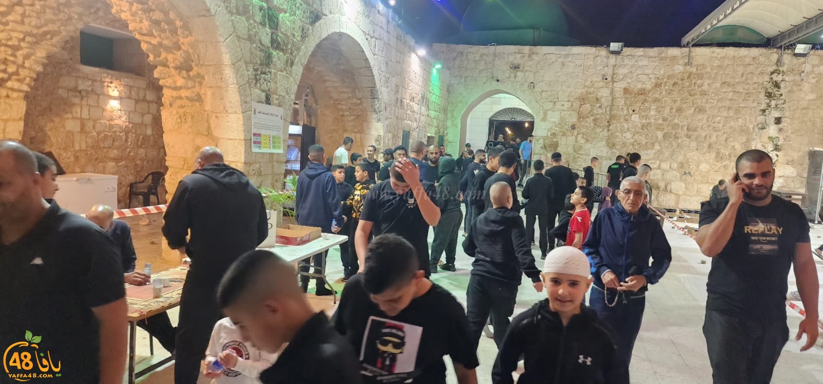 أهالي اللد يحيّون ليلة القدر في مسجد العمري الكبير 